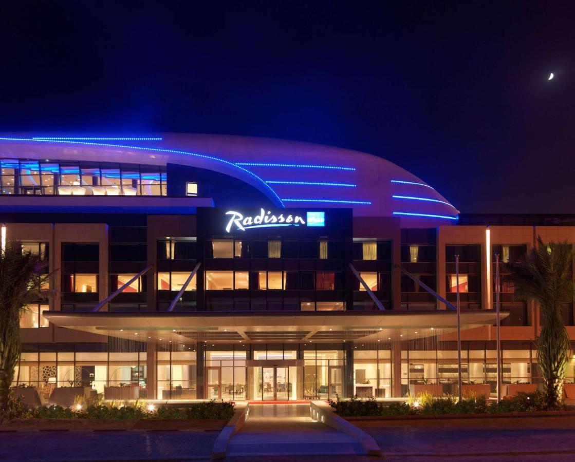 Radisson Blu Hotel, Kuwait Кувейт Экстерьер фото Radisson Blu Hotel, Muscat