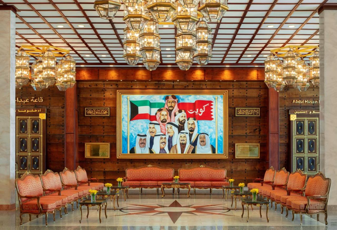 Radisson Blu Hotel, Kuwait Кувейт Экстерьер фото The lobby of the hotel