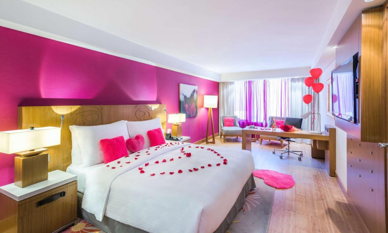Radisson Blu Hotel, Kuwait Кувейт Экстерьер фото Suite room