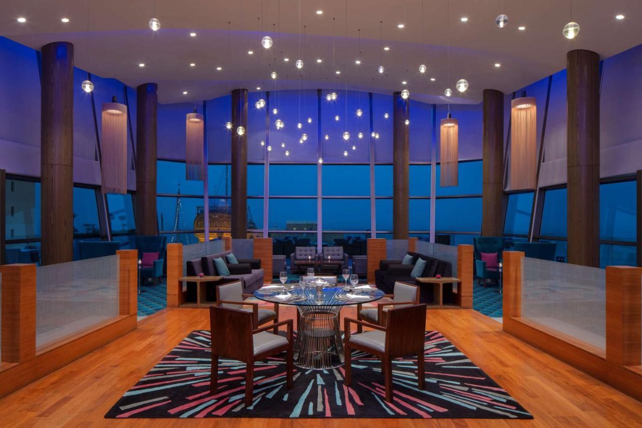 Radisson Blu Hotel, Kuwait Кувейт Экстерьер фото The Sky Bar